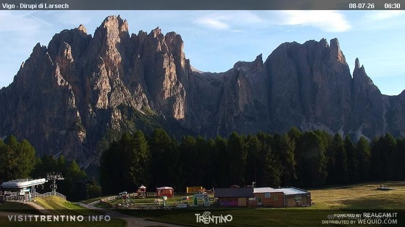 Archiv Foto Webcam Val di Fassa - Dirupi di Larséc