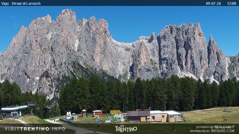 Archiv Foto Webcam Val di Fassa - Dirupi di Larséc