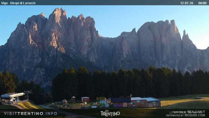 Archiv Foto Webcam Val di Fassa - Dirupi di Larséc