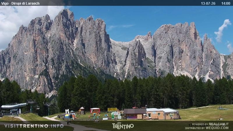 Archiv Foto Webcam Val di Fassa - Dirupi di Larséc