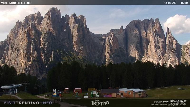 Archiv Foto Webcam Val di Fassa - Dirupi di Larséc