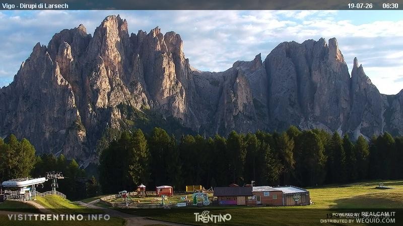 Archiv Foto Webcam Val di Fassa - Dirupi di Larséc