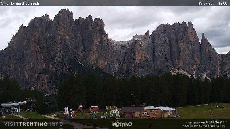 Archiv Foto Webcam Val di Fassa - Dirupi di Larséc