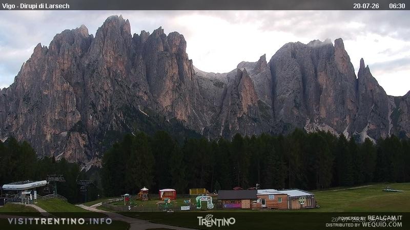 Archiv Foto Webcam Val di Fassa - Dirupi di Larséc