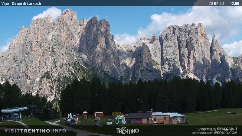 Archiv Foto Webcam Val di Fassa - Dirupi di Larséc