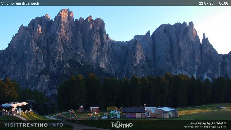 Archiv Foto Webcam Val di Fassa - Dirupi di Larséc