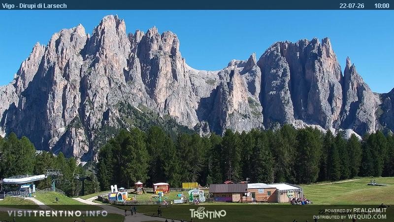 Archiv Foto Webcam Val di Fassa - Dirupi di Larséc