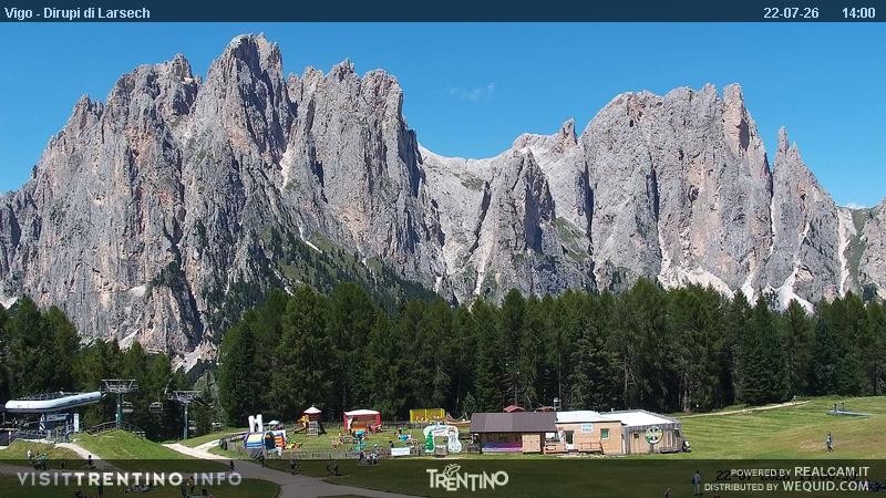 Archiv Foto Webcam Val di Fassa - Dirupi di Larséc