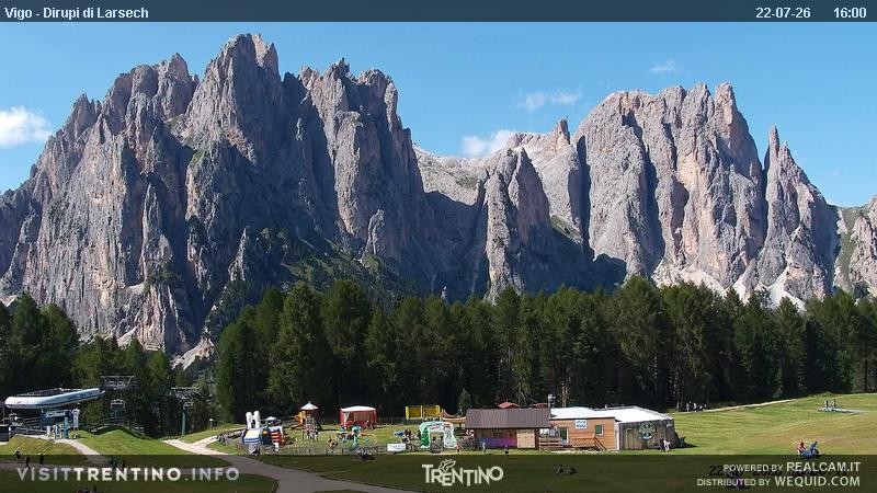 Archiv Foto Webcam Val di Fassa - Dirupi di Larséc