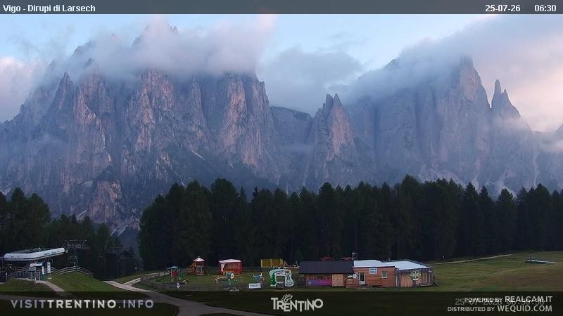 Archiv Foto Webcam Val di Fassa - Dirupi di Larséc