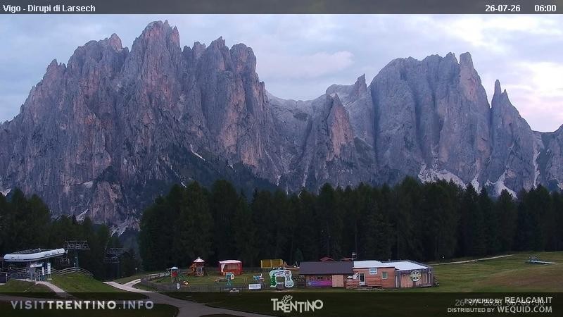 Archiv Foto Webcam Val di Fassa - Dirupi di Larséc