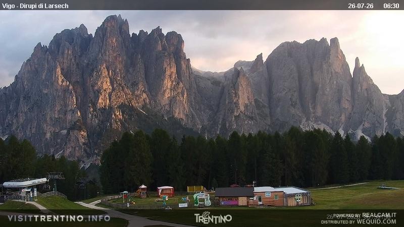 Archiv Foto Webcam Val di Fassa - Dirupi di Larséc