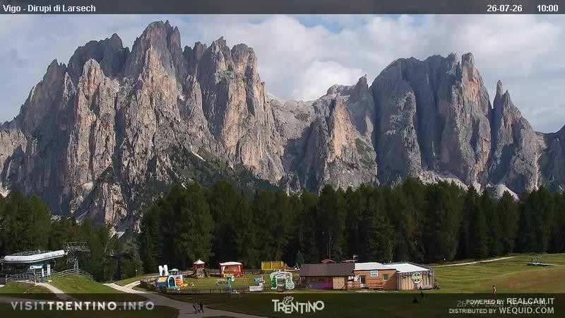 Archiv Foto Webcam Val di Fassa - Dirupi di Larséc