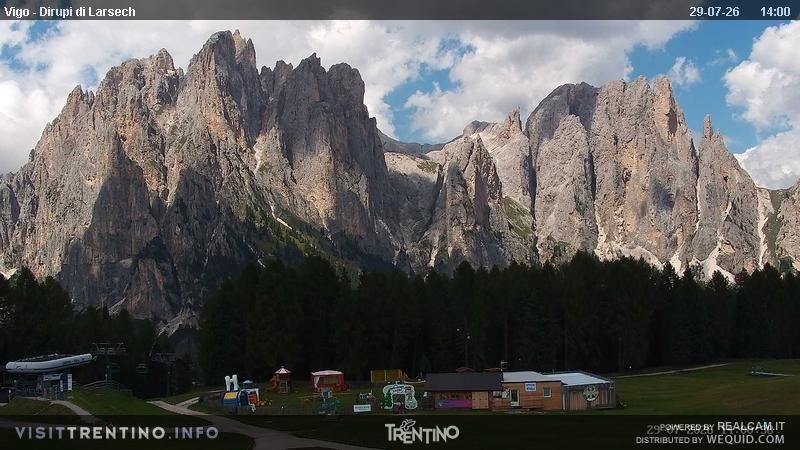 Archiv Foto Webcam Val di Fassa - Dirupi di Larséc