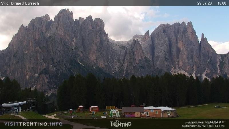 Archiv Foto Webcam Val di Fassa - Dirupi di Larséc