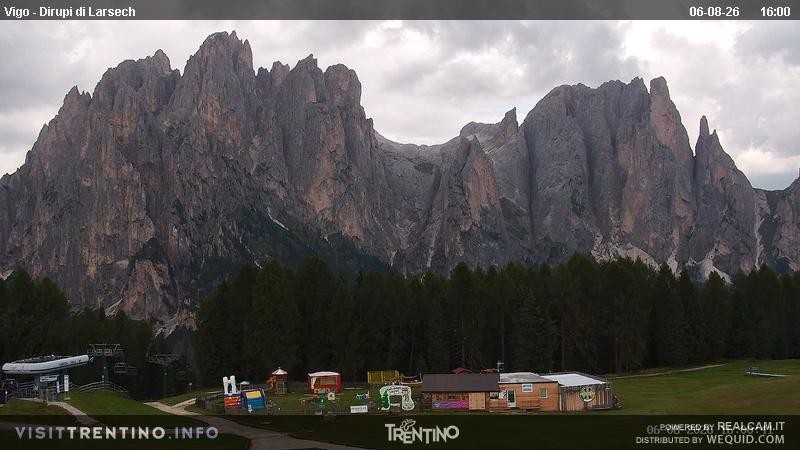 Archiv Foto Webcam Val di Fassa - Dirupi di Larséc