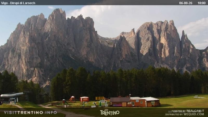Archiv Foto Webcam Val di Fassa - Dirupi di Larséc