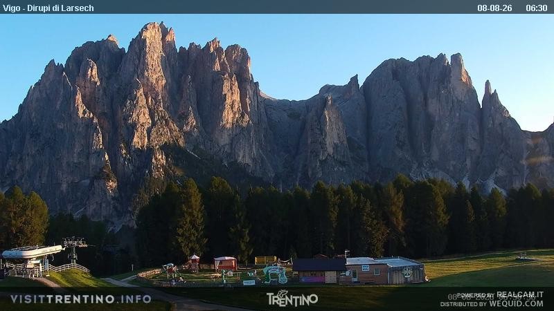 Archiv Foto Webcam Val di Fassa - Dirupi di Larséc