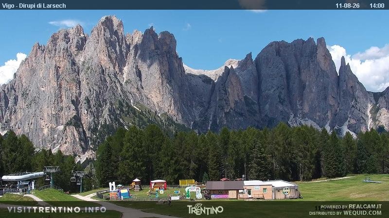 Archiv Foto Webcam Val di Fassa - Dirupi di Larséc
