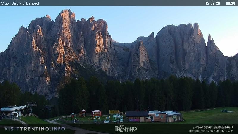 Archiv Foto Webcam Val di Fassa - Dirupi di Larséc