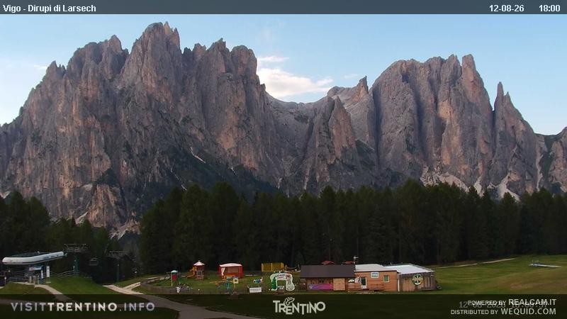 Archiv Foto Webcam Val di Fassa - Dirupi di Larséc