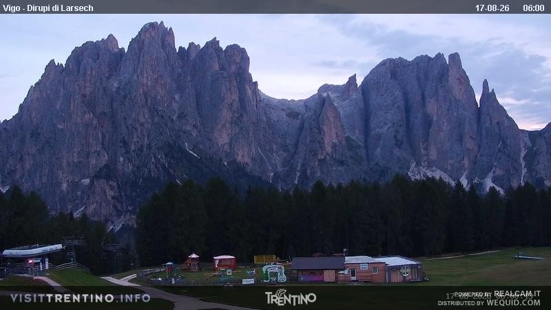 Archiv Foto Webcam Val di Fassa - Dirupi di Larséc