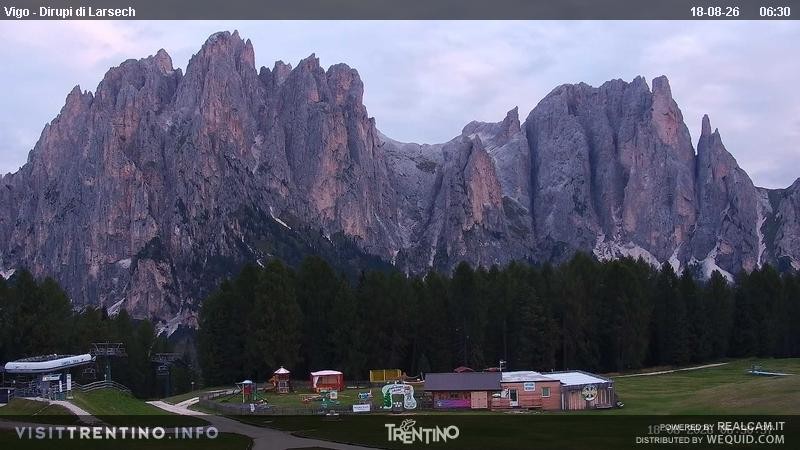 Archiv Foto Webcam Val di Fassa - Dirupi di Larséc