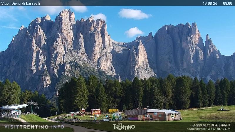 Archiv Foto Webcam Val di Fassa - Dirupi di Larséc