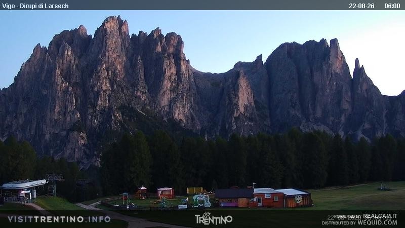Archiv Foto Webcam Val di Fassa - Dirupi di Larséc