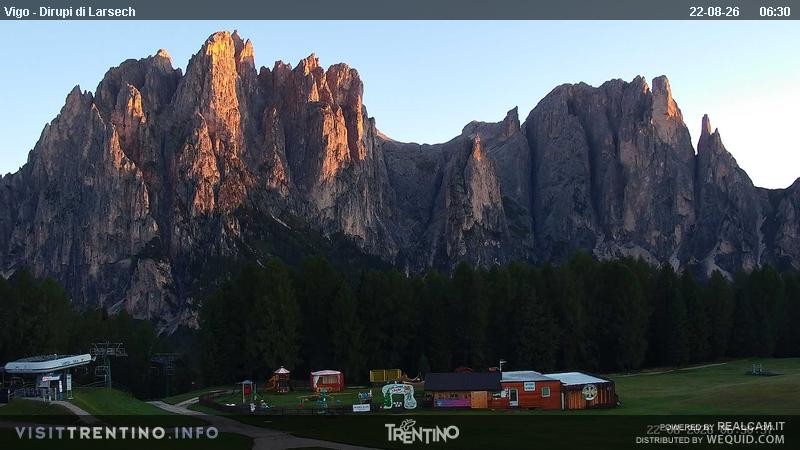 Archiv Foto Webcam Val di Fassa - Dirupi di Larséc