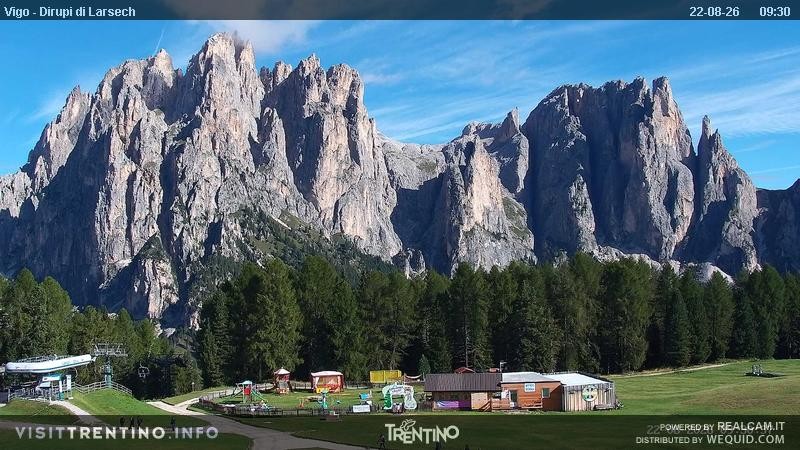 Archiv Foto Webcam Val di Fassa - Dirupi di Larséc