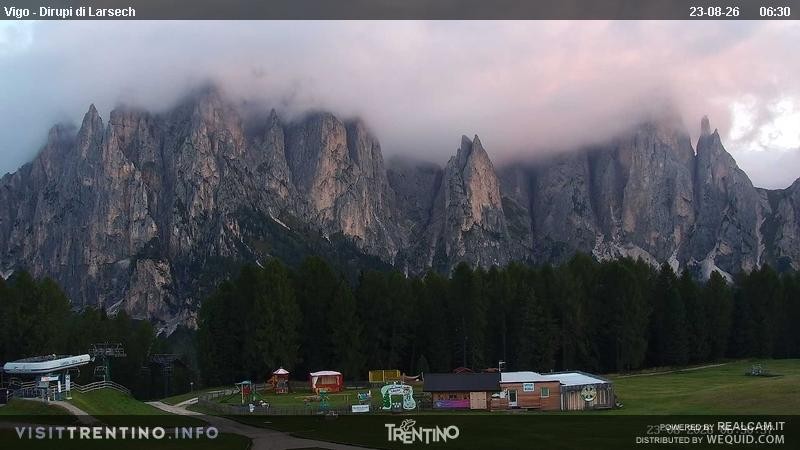 Archiv Foto Webcam Val di Fassa - Dirupi di Larséc