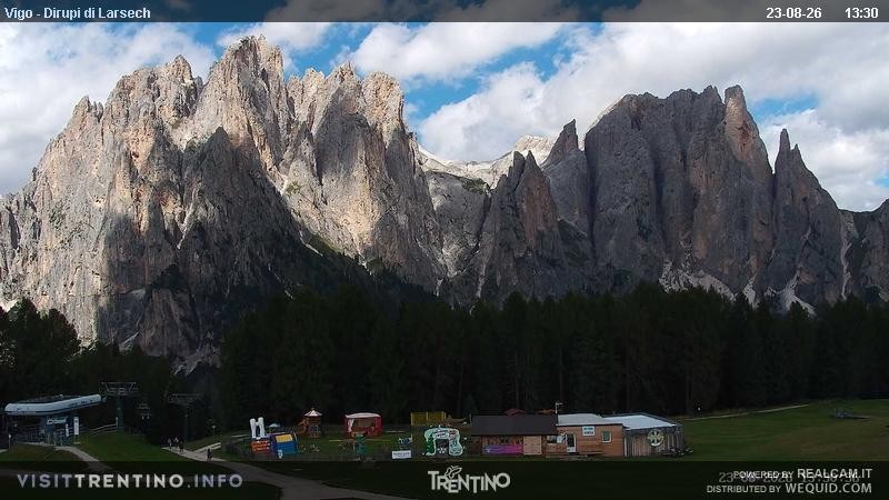 Archiv Foto Webcam Val di Fassa - Dirupi di Larséc