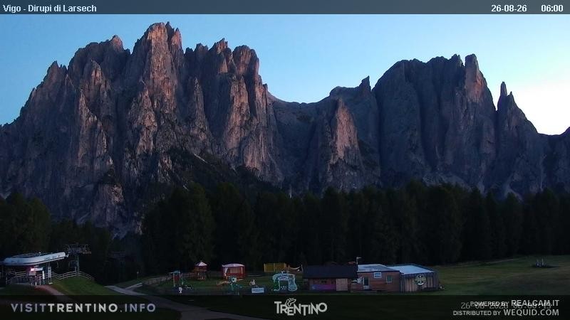 Archiv Foto Webcam Val di Fassa - Dirupi di Larséc