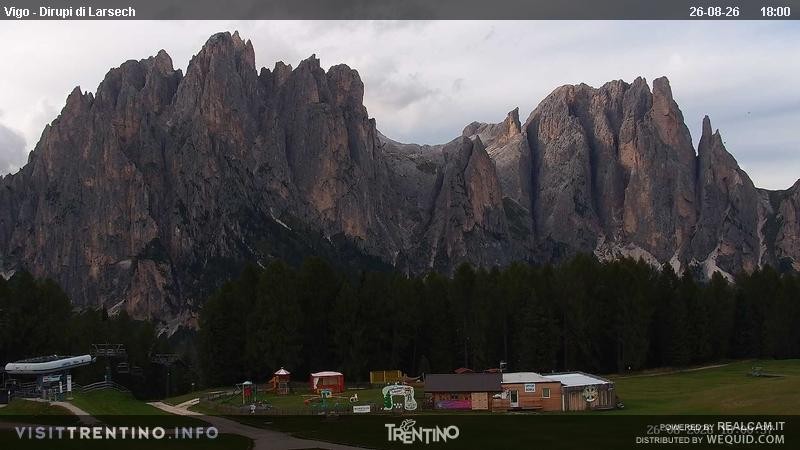 Archiv Foto Webcam Val di Fassa - Dirupi di Larséc