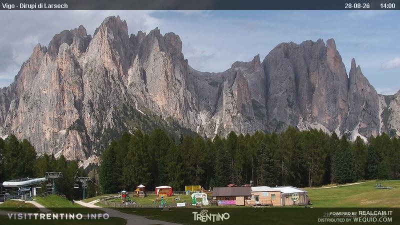 Archiv Foto Webcam Val di Fassa - Dirupi di Larséc