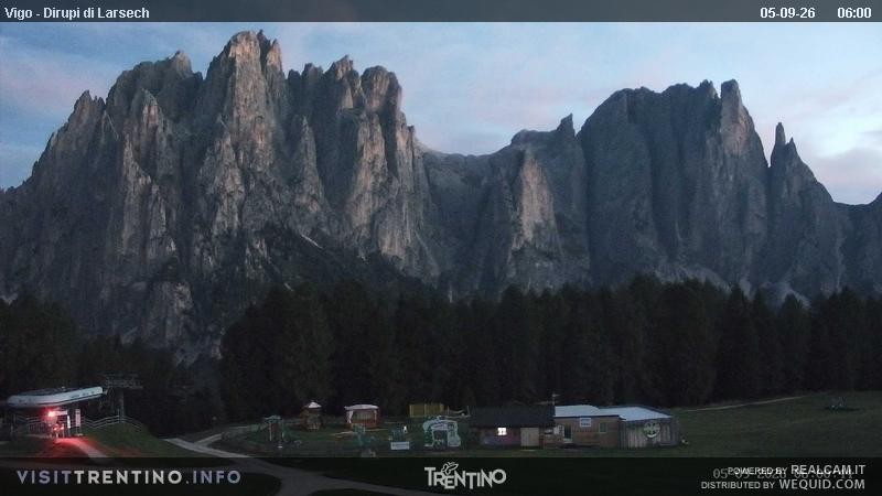 Archiv Foto Webcam Val di Fassa - Dirupi di Larséc