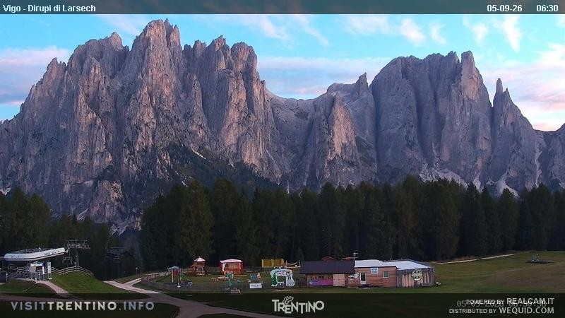 Archiv Foto Webcam Val di Fassa - Dirupi di Larséc