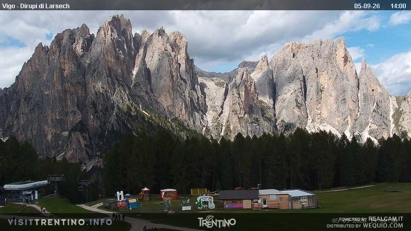 Archiv Foto Webcam Val di Fassa - Dirupi di Larséc