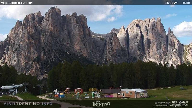 Archiv Foto Webcam Val di Fassa - Dirupi di Larséc
