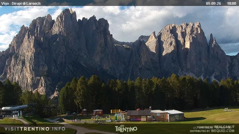 Archiv Foto Webcam Val di Fassa - Dirupi di Larséc