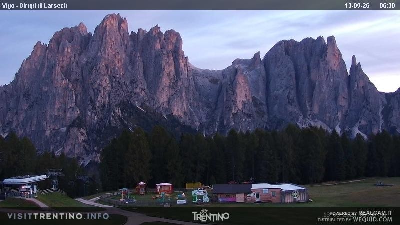Archiv Foto Webcam Val di Fassa - Dirupi di Larséc