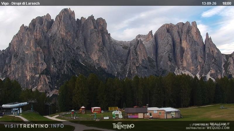 Archiv Foto Webcam Val di Fassa - Dirupi di Larséc