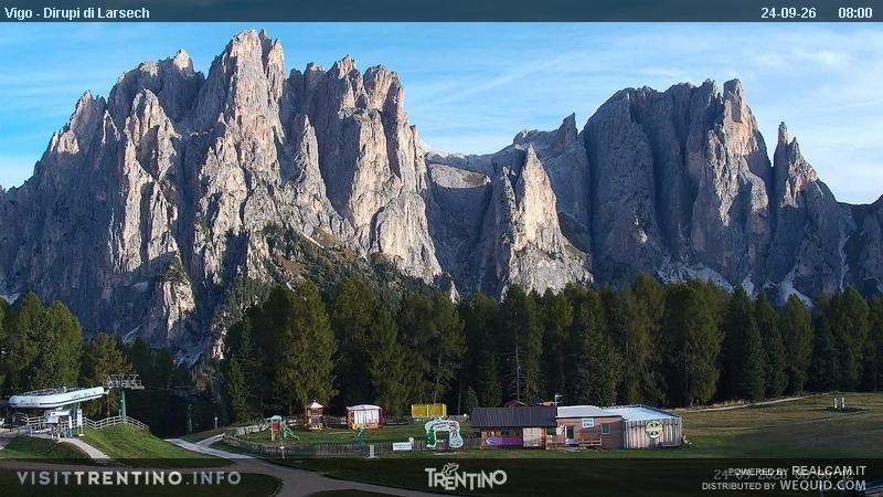 Archiv Foto Webcam Val di Fassa - Dirupi di Larséc