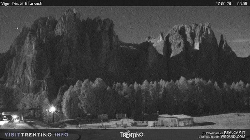 Archiv Foto Webcam Val di Fassa - Dirupi di Larséc
