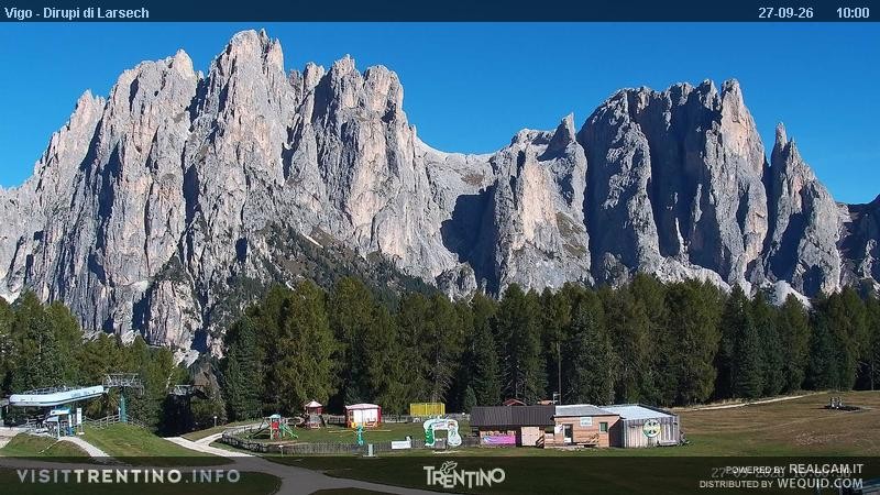 Archiv Foto Webcam Val di Fassa - Dirupi di Larséc