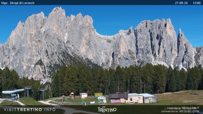 Archiv Foto Webcam Val di Fassa - Dirupi di Larséc