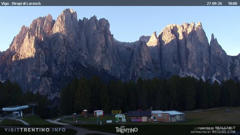 Archiv Foto Webcam Val di Fassa - Dirupi di Larséc