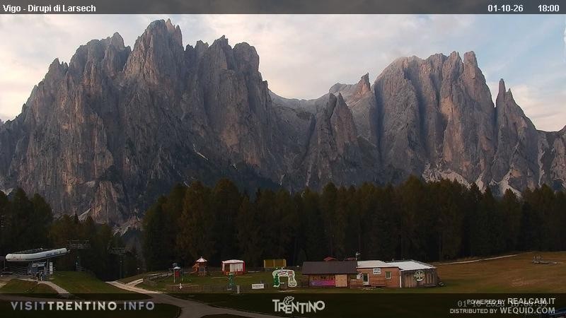 Archiv Foto Webcam Val di Fassa - Dirupi di Larséc