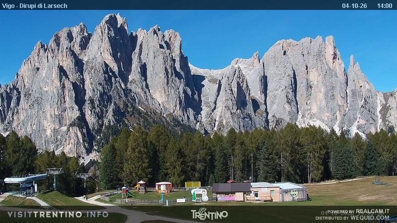 Archiv Foto Webcam Val di Fassa - Dirupi di Larséc